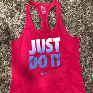 Nike racerback tank💖
